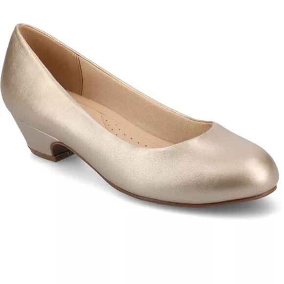 JOURNEE COLLECTION - SAAR LOW PUMP HEELS IN PATENT - Picture 1 of 5